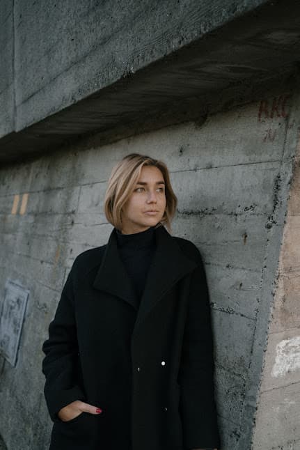 Таня Поставна: «Перші три мої книжки написані на ноутбуці, а зараз я пишу від руки на папері»