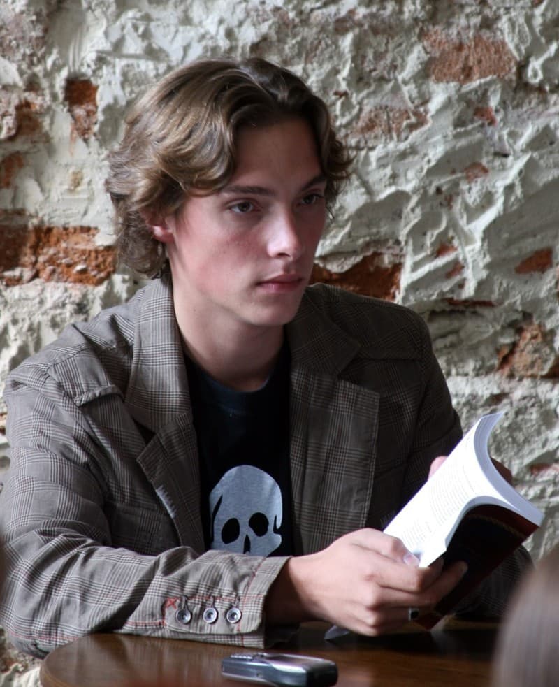 Андрій Любка відкрив в Ужгороді культову акцію «Письменник за прилавком»