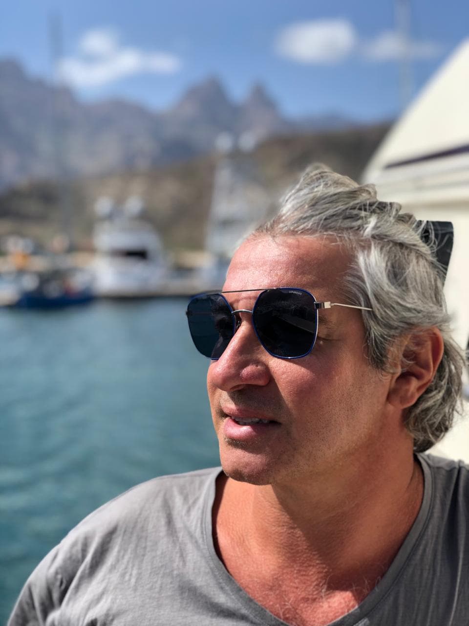 Ніколас Димитров: Безумовно, для отримання серйозного доходу на письменницькій ниві твори повинні виходити на широкий екран. Ніколас Димитров: Безумовно, для отримання серйозного доходу на письменницькій ниві твори повинні виходити на широкий екран.